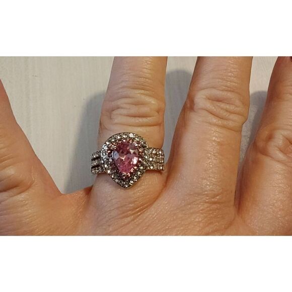 Beautiful 4.5 Ct. Pear Cut Pink & White Sapphire Cocktail Ring Sz 8 - Picture 3 of 3
